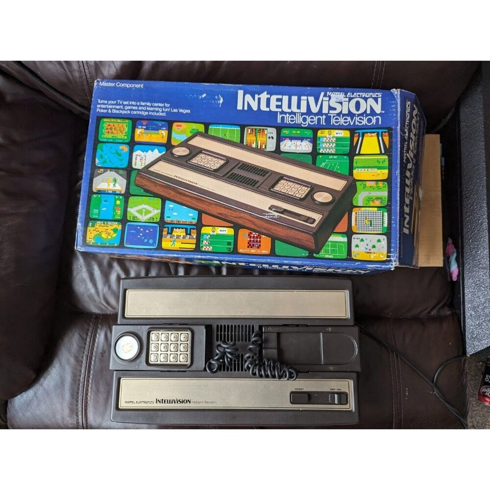 Mattel Intellivision Video Game Console 2609 w/Box